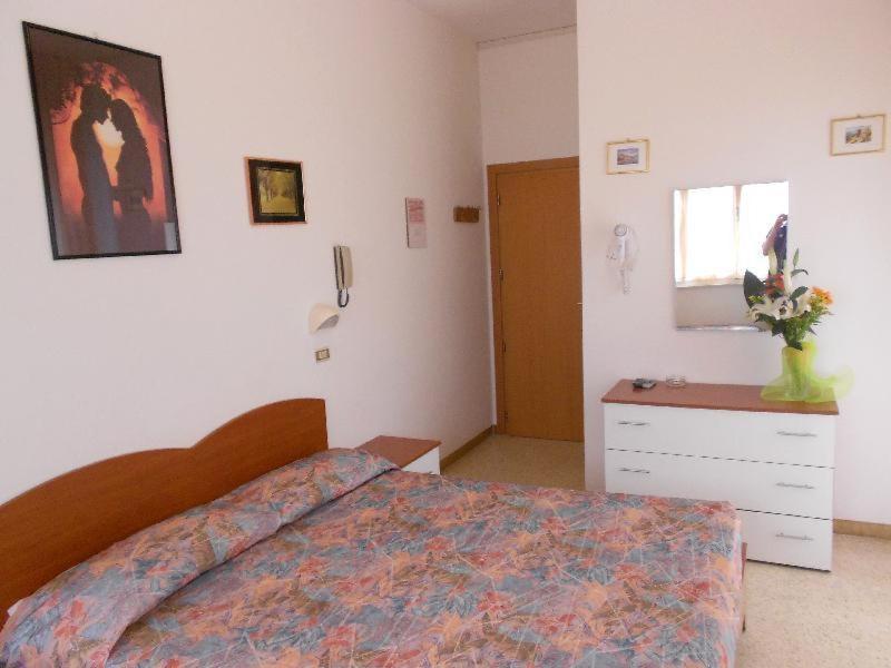 Hotel Vevey Rímini Habitación foto