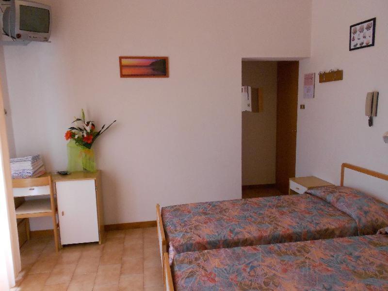 Hotel Vevey Rímini Habitación foto